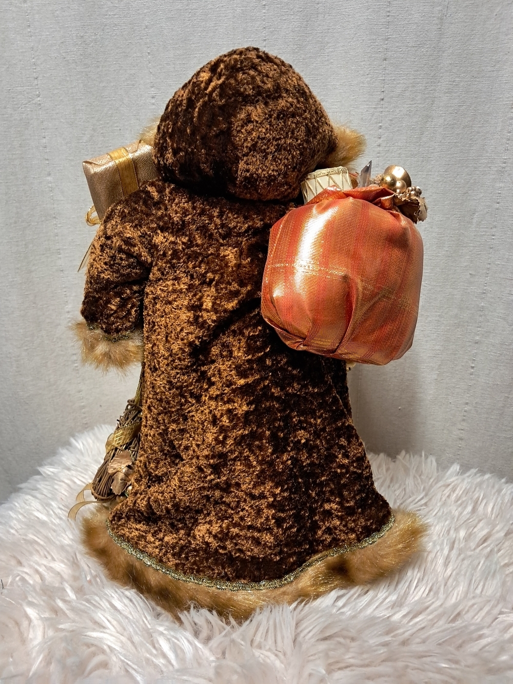 18" Vintage Old World Fur-Trim Gold Santa With Feather Accents - Picture 3 of 6